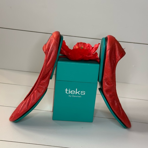 Tieks POPPY!!  Size 7 - Picture 4 of 8